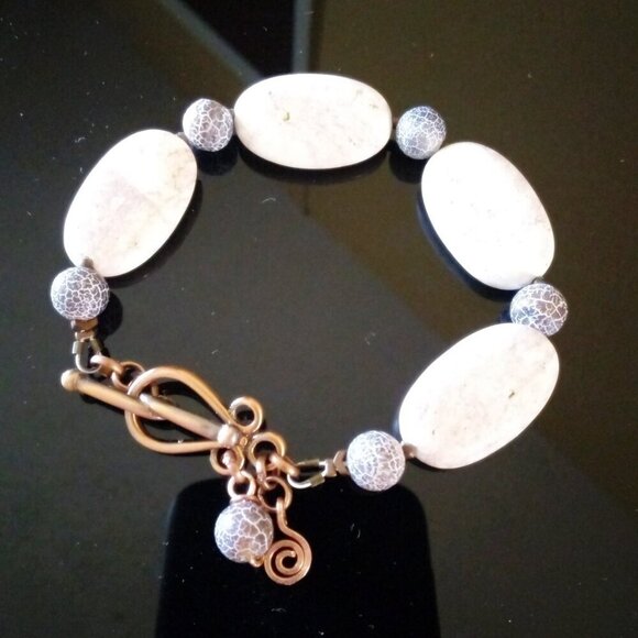 Feminine! Neutral Colors! Natural Stone Beads - Bracelet w. Copper Toggle Clasp - Picture 2 of 9